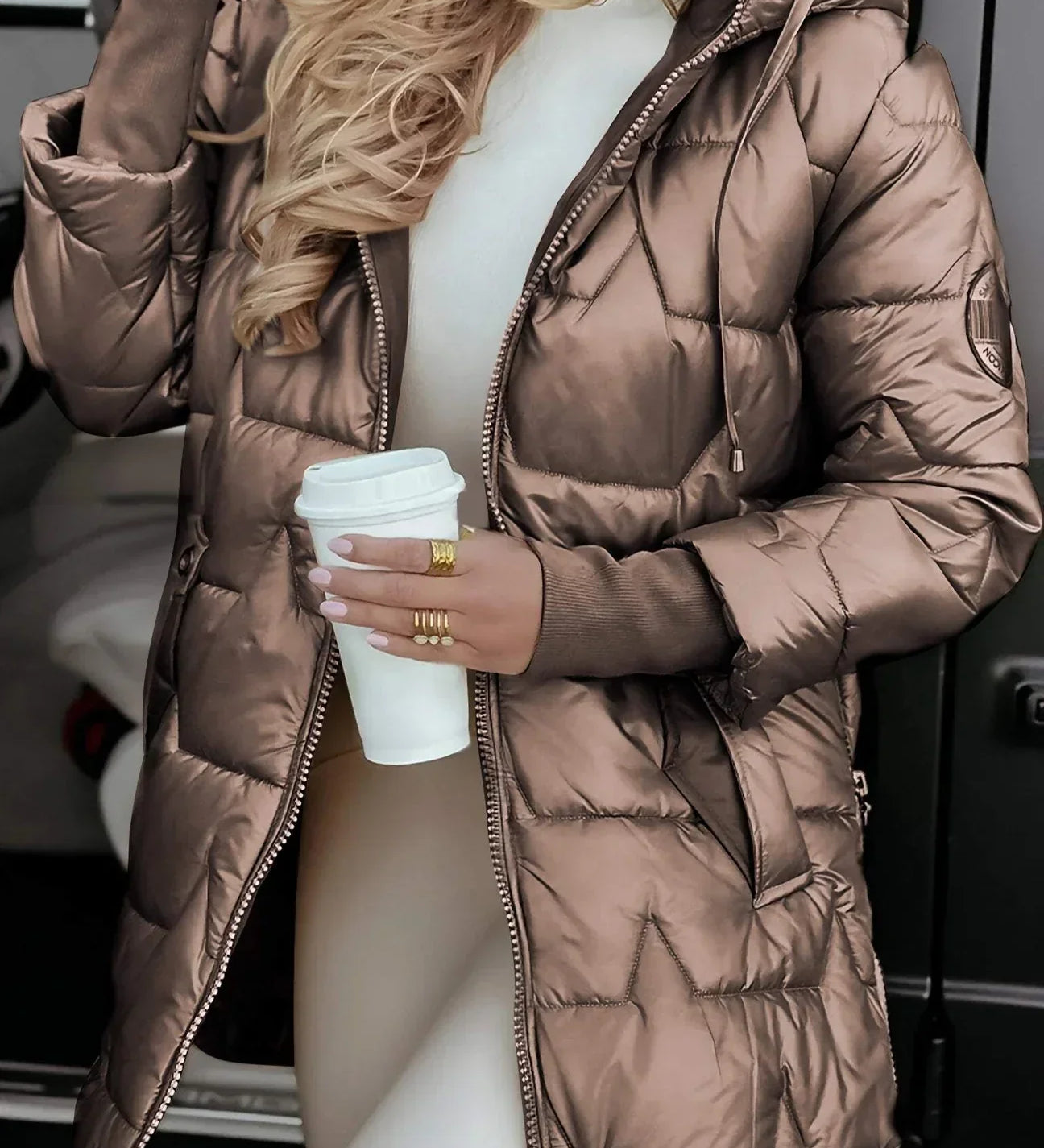 Noelia - Eleganter Wintermantel mit Kapuze und Fütterung